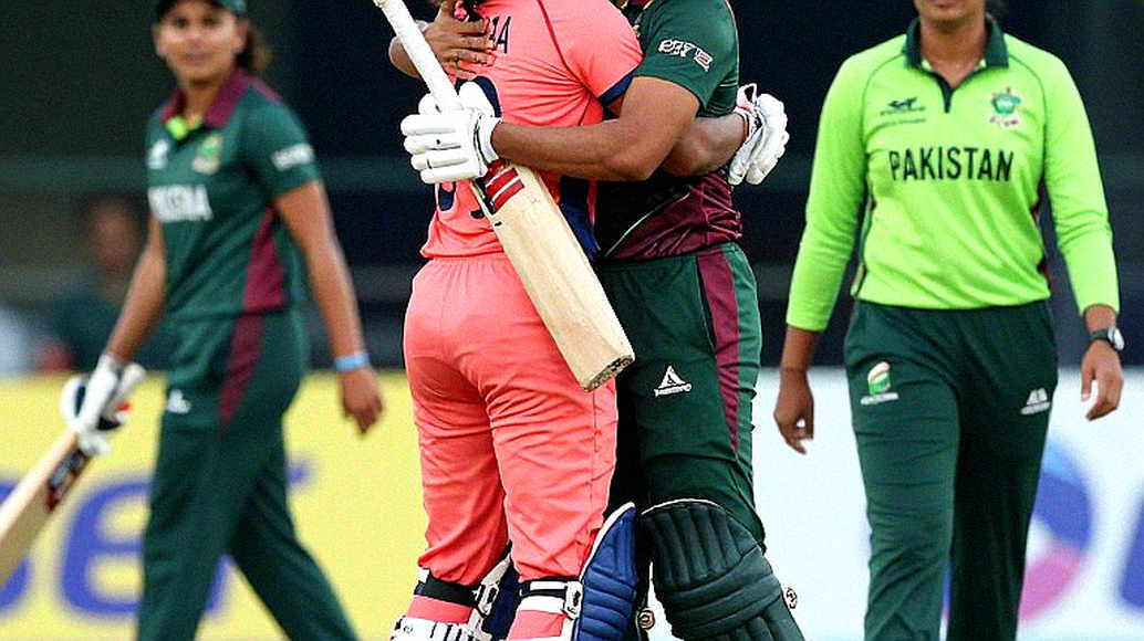 ট্রান্সফার উইন্ডোর আসল হিসাব: ক্রিকেটের নিলাম-অর্থনীতিতে দাম আর ড্রেসিংরুমের রসায়ন ট্রান্সফার উইন্ডোর আসল হিসাব: ক্রিকেটের নিলাম-অর্থনীতিতে দাম আর ড্রেসিংরুমের রসায়ন