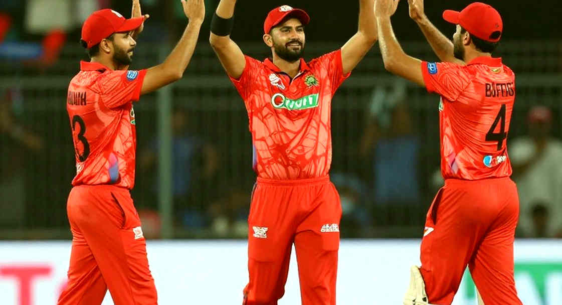 কোমরের উচ্চতার ওপরে: ২০১৫-র নো-বল, আম্পায়ারের নীরবতা আর একটি অদৃশ্য আইন কোমরের উচ্চতার ওপরে: ২০১৫-র নো-বল, আম্পায়ারের নীরবতা আর একটি অদৃশ্য আইন