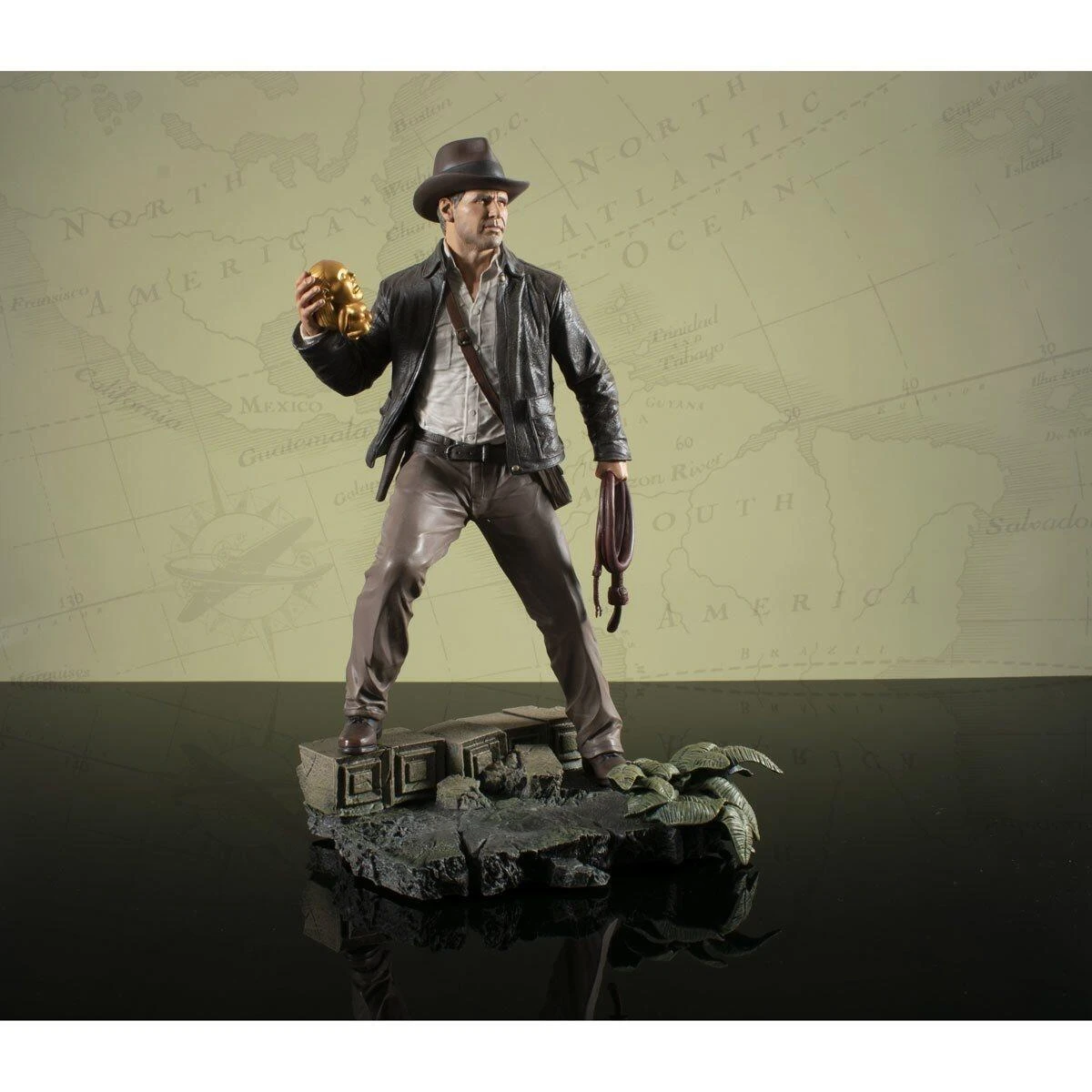 Diamond Select *PRE-ORDER Indiana Jones Treasures Premier Collection 1:7 Scale Statue - Image 4