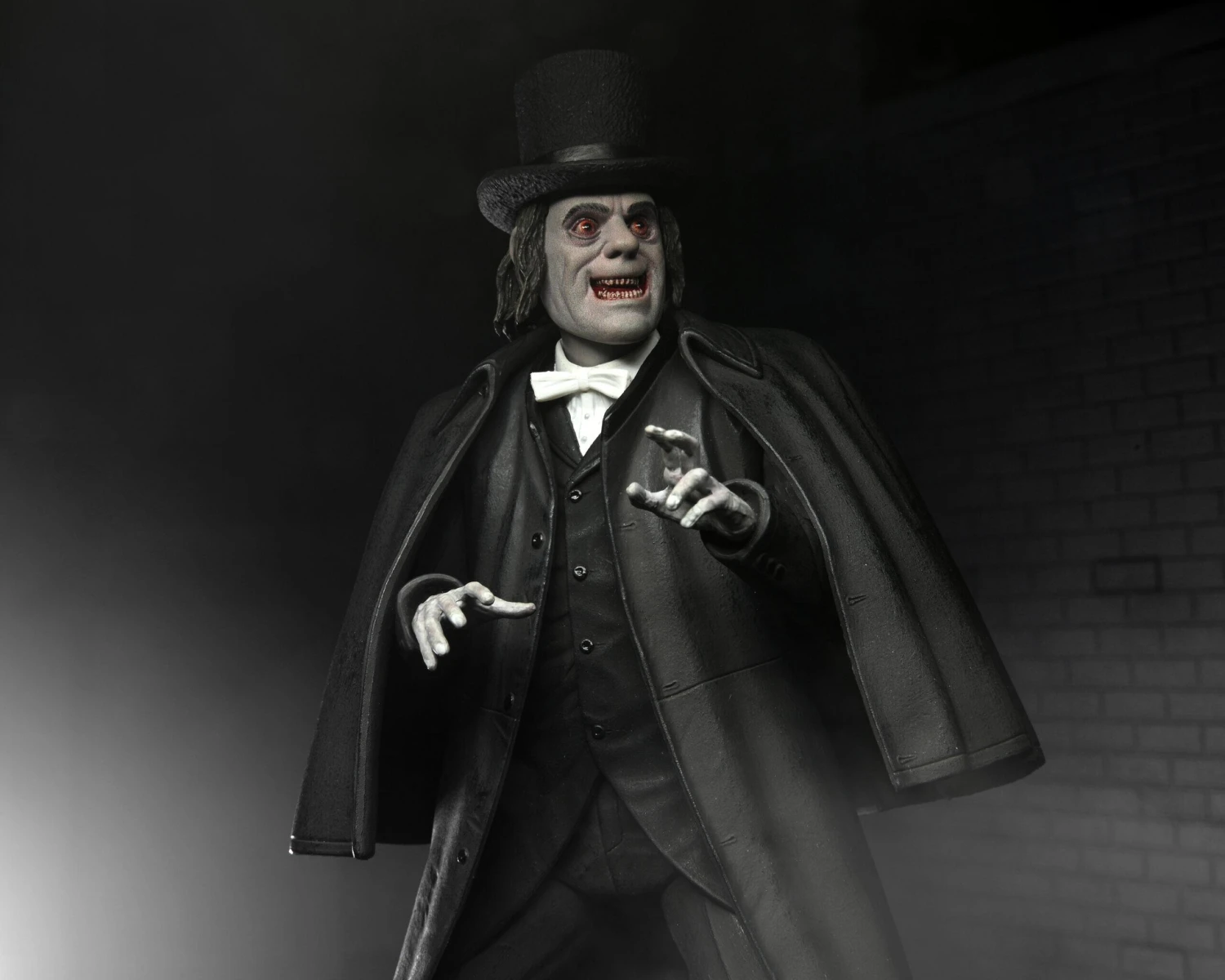 NECA *PRE-ORDER London After Midnight (1927) 7" Inch Action Figure - Professor Edward C. Burke - Image 2