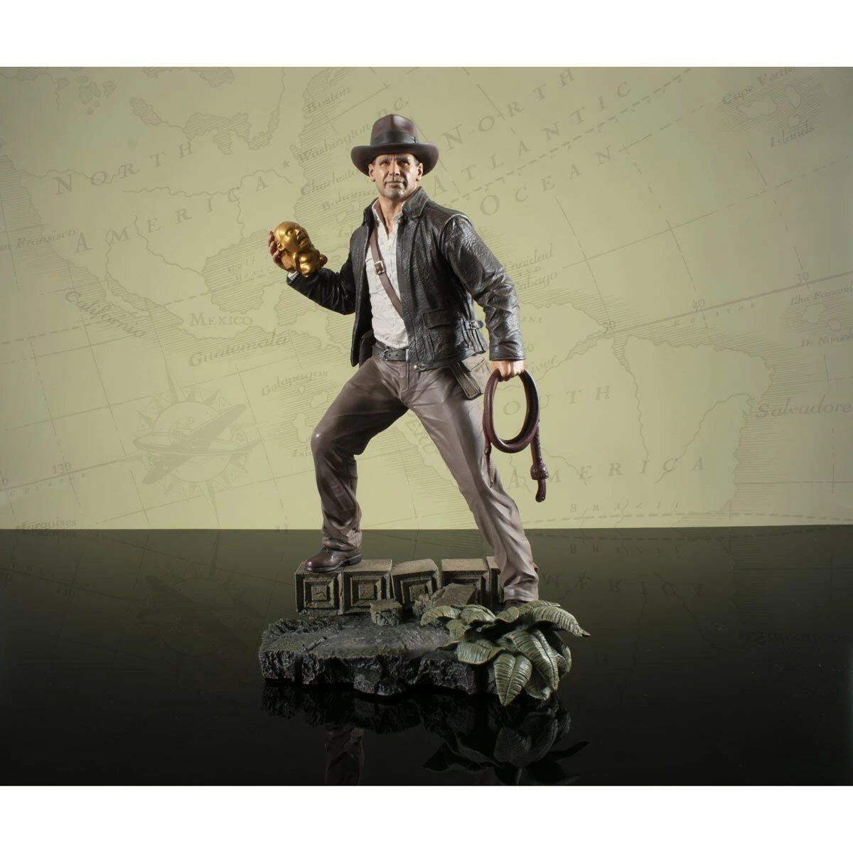 Diamond Select *PRE-ORDER Indiana Jones Treasures Premier Collection 1:7 Scale Statue - Image 2