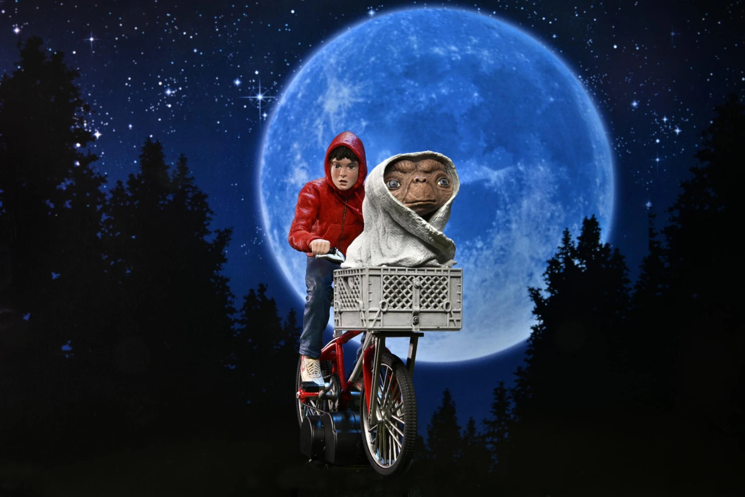 NECA E.T. 40th Anniversary Ultimate 7 Inch Scale Action Figure - Elliot And E.T. With Bicycle - Image 3