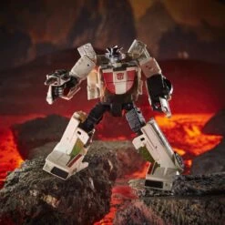 Hasbro Transformers Generation WFC Deluxe Action Figure - Wheeljack