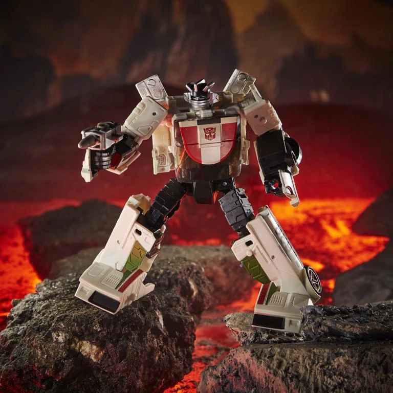 Hasbro Transformers Generation WFC Deluxe Action Figure - Wheeljack