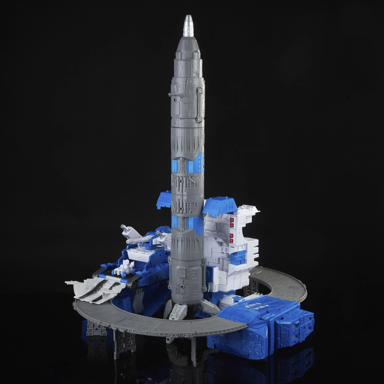 Hasbro Transformers Generations Selects Titan Class Action Figure - Guardian Robot & Lunar-Tread - Image 6