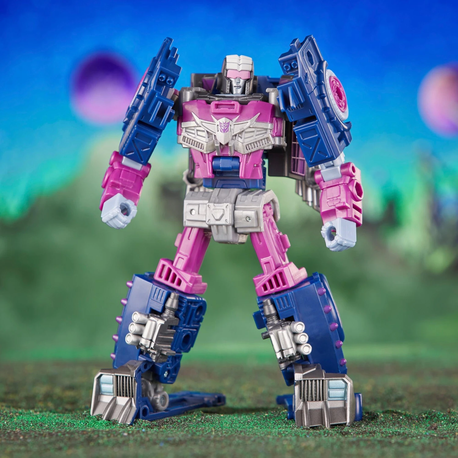 Hasbro Transformers Generations Legacy Evolution Deluxe Action Figure - Axlegrease - Image 3