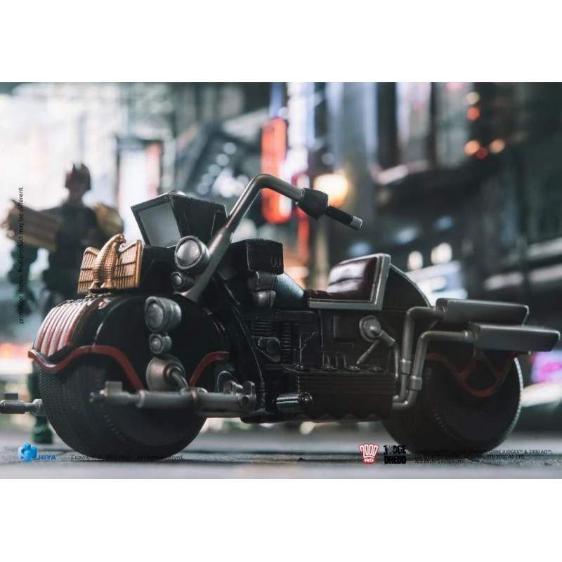 HIYA Toys Judge Dredd 1:18 Scale Action Figures - Judge Dredd & Lawmaster MK II Set - Image 3