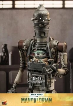 *PRE-ORDER IG-12 With Accessories (The Mandalorian) - Star Wars Hot Toys Collectibles 1/6 Scale Action Figure