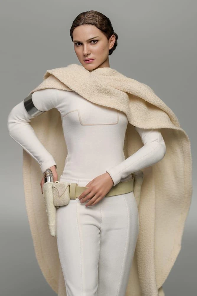 *PRE-ORDER Padme Amidala - Star Wars Hot Toys Collectibles 1/6 Scale Action Figure - Image 5